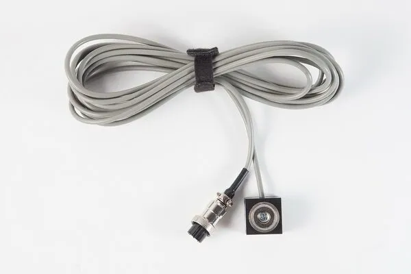 Vibrační senzor s magnetickou základnou